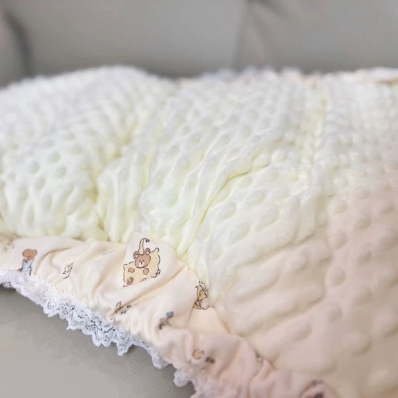 大人用コットン製、漫画柄の布製おむつ。長めの丈で厚みがあり、 - Embellish Knit のレビューと価格