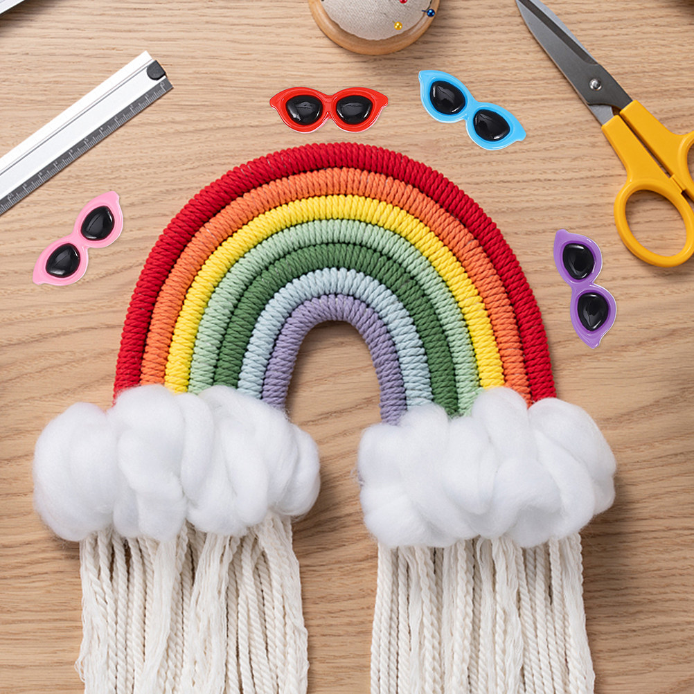 20個入り、半円形のミニサングラス型、裏面が平らな樹脂製ボタ - Embellishments For Scrapbooking のレビューと価格